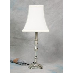 Lampe sølv 8 kant fod 50 cm creme skærm